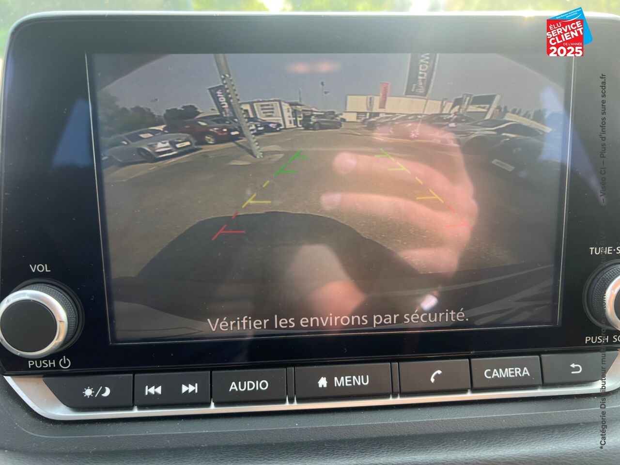 Véhicule d'occasion NISSAN QASHQAI 1.3 MILD HYBRID 140CH BUSINESS EDITION CAMERA chez Toyota Sarreguemines