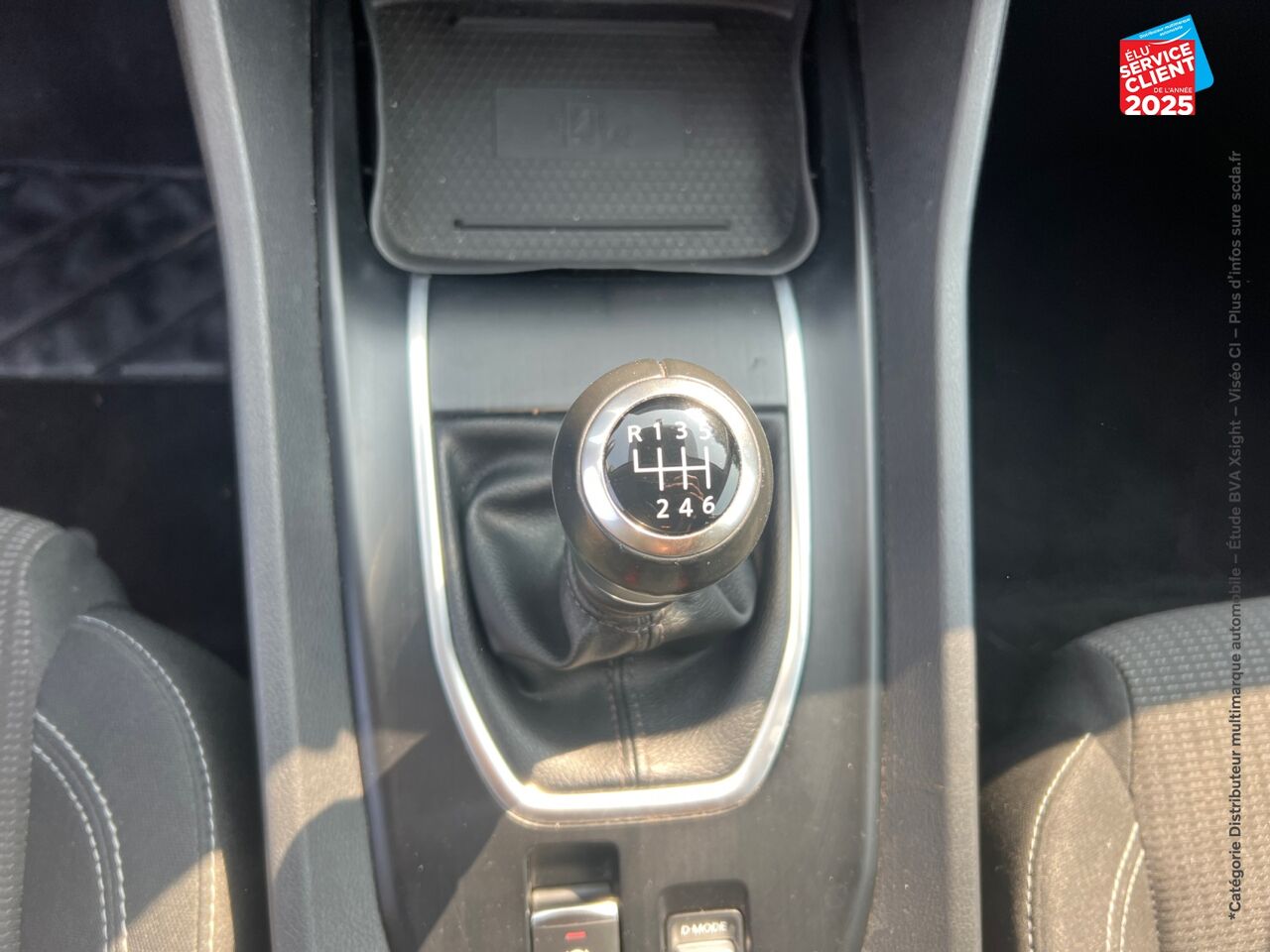 Véhicule d'occasion NISSAN QASHQAI 1.3 MILD HYBRID 140CH BUSINESS EDITION CAMERA chez Toyota Sarreguemines