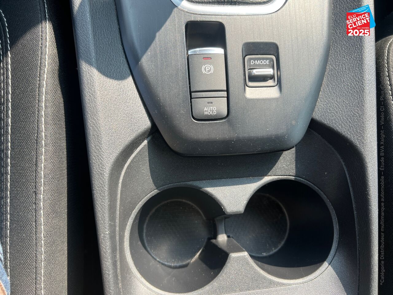 Véhicule d'occasion NISSAN QASHQAI 1.3 MILD HYBRID 140CH BUSINESS EDITION CAMERA chez Toyota Sarreguemines