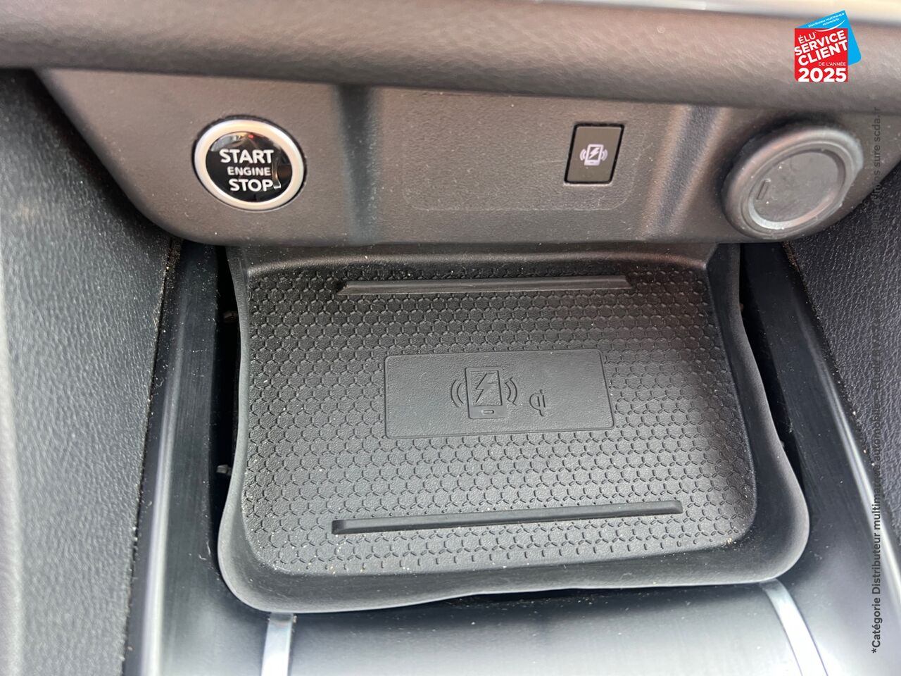 Véhicule d'occasion NISSAN QASHQAI 1.3 MILD HYBRID 140CH BUSINESS EDITION CAMERA chez Toyota Sarreguemines