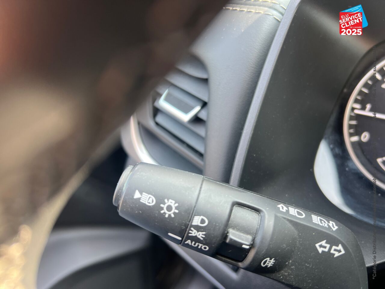 Véhicule d'occasion NISSAN QASHQAI 1.3 MILD HYBRID 140CH BUSINESS EDITION CAMERA chez Toyota Sarreguemines