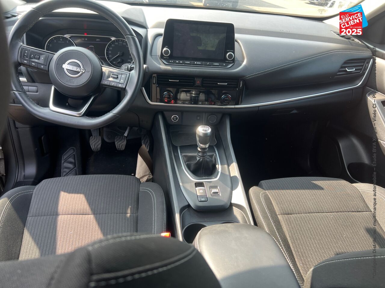 Véhicule d'occasion NISSAN QASHQAI 1.3 MILD HYBRID 140CH BUSINESS EDITION CAMERA chez Renault Saint-Louis