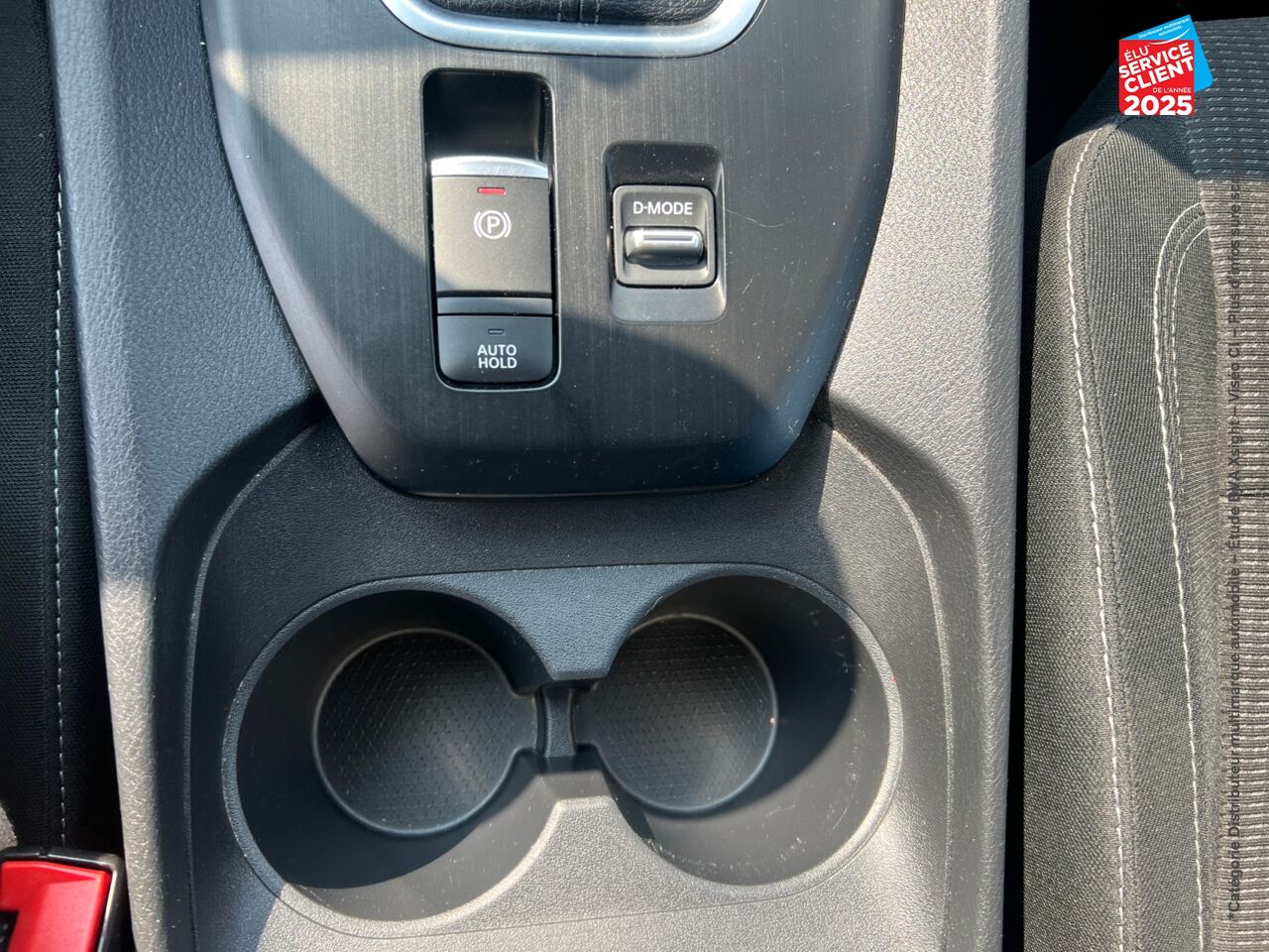 Véhicule d'occasion NISSAN QASHQAI 1.3 MILD HYBRID 140CH BUSINESS EDITION CAMERA chez Renault Saint-Louis