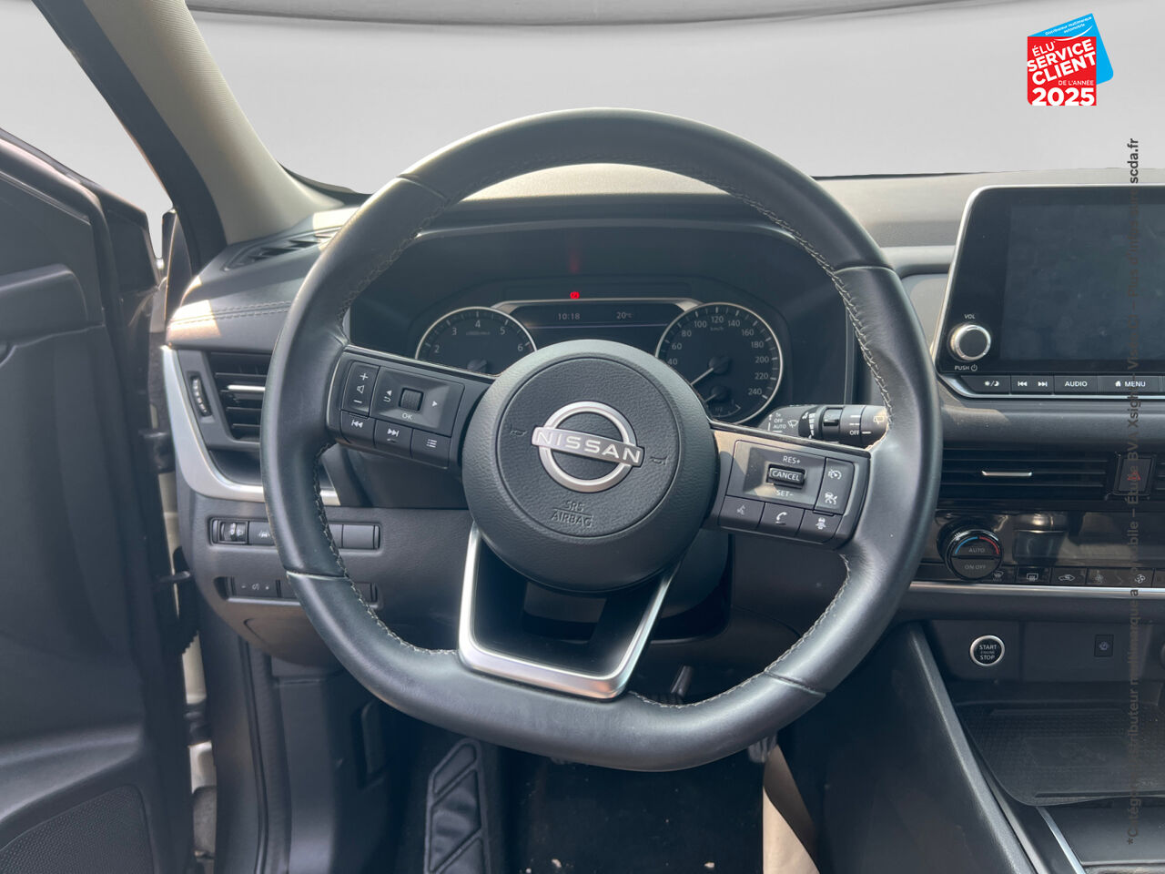 Véhicule d'occasion NISSAN QASHQAI 1.3 MILD HYBRID 140CH BUSINESS EDITION CAMERA chez Renault Saint-Louis