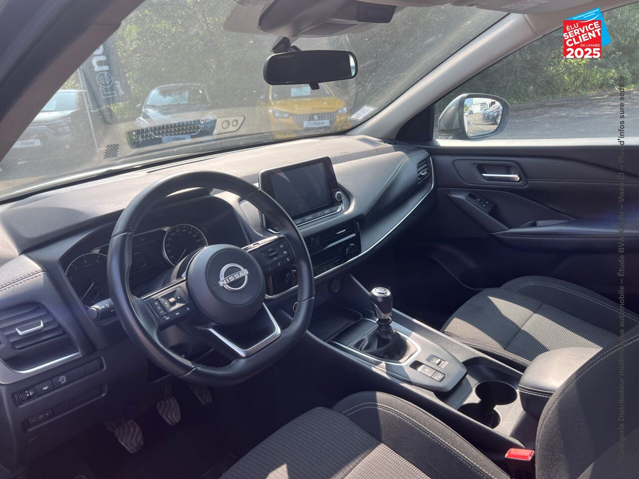 Véhicule d'occasion NISSAN QASHQAI 1.3 MILD HYBRID 140CH BUSINESS EDITION CAMERA chez Renault Saint-Louis