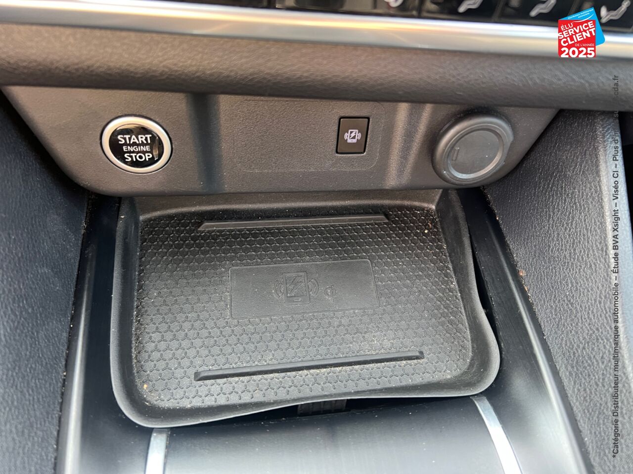 Véhicule d'occasion NISSAN QASHQAI 1.3 MILD HYBRID 140CH BUSINESS EDITION CAMERA chez Renault Saint-Louis