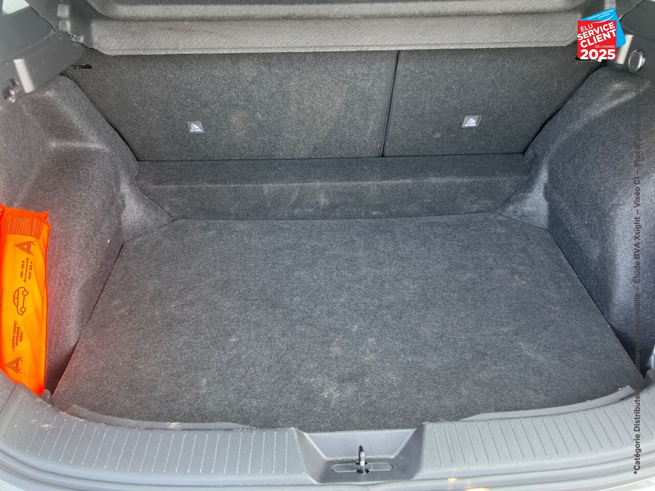 Véhicule d'occasion NISSAN QASHQAI 1.3 MILD HYBRID 140CH BUSINESS EDITION CAMERA chez Renault Saint-Louis