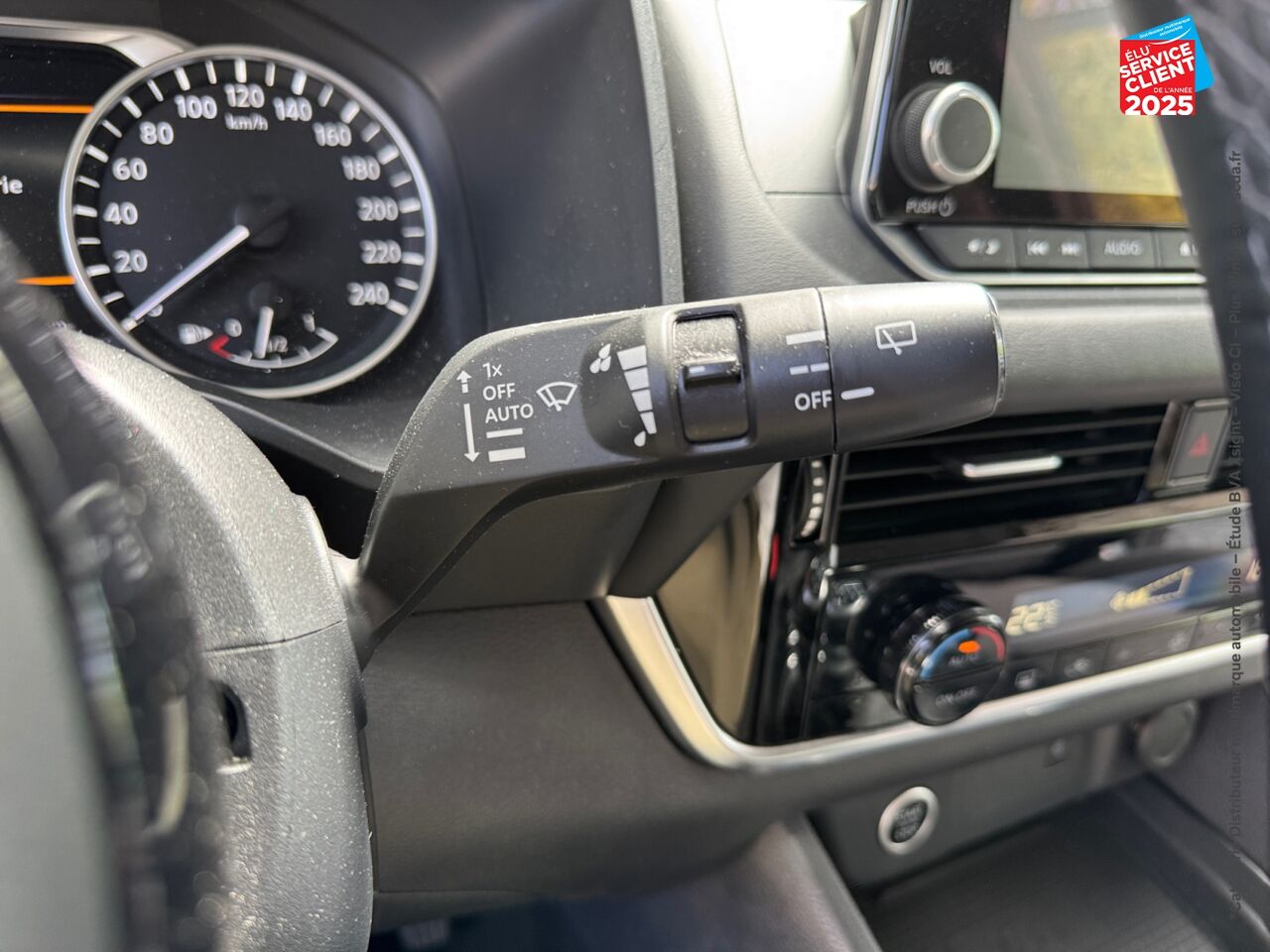 Véhicule d'occasion NISSAN QASHQAI 1.3 MILD HYBRID 140CH BUSINESS EDITION CAMERA chez Nissan Qashqai occasion