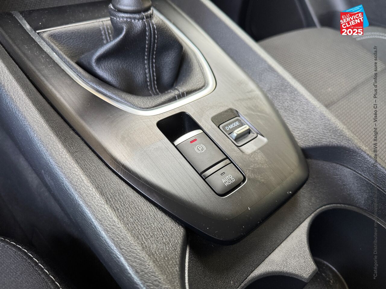 Véhicule d'occasion NISSAN QASHQAI 1.3 MILD HYBRID 140CH BUSINESS EDITION chez Toyota Verdun