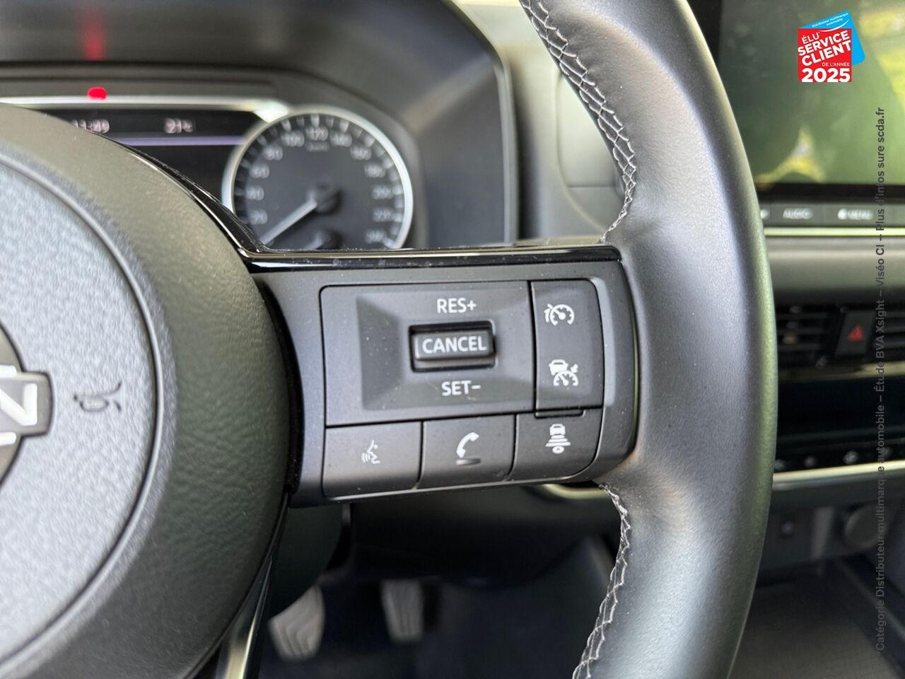 Véhicule d'occasion NISSAN QASHQAI 1.3 MILD HYBRID 140CH BUSINESS EDITION chez Toyota Verdun