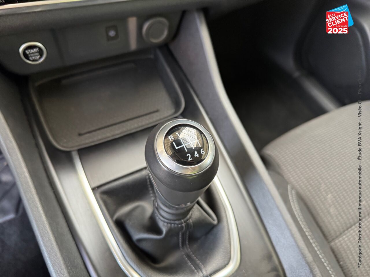 Véhicule d'occasion NISSAN QASHQAI 1.3 MILD HYBRID 140CH BUSINESS EDITION chez Toyota Verdun