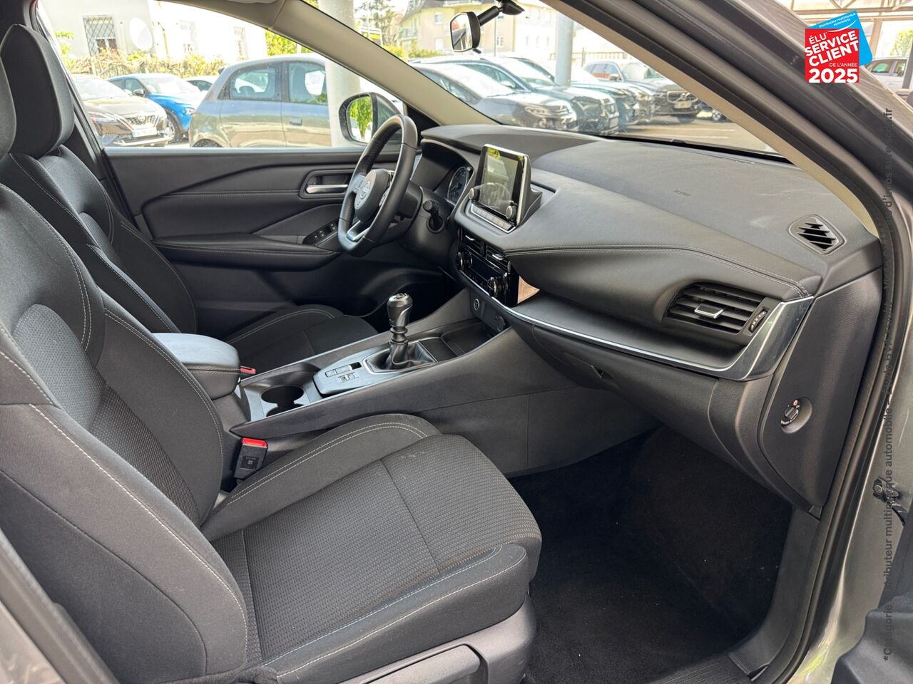 Véhicule d'occasion NISSAN QASHQAI 1.3 MILD HYBRID 140CH BUSINESS EDITION CAMERA chez Renault Colmar