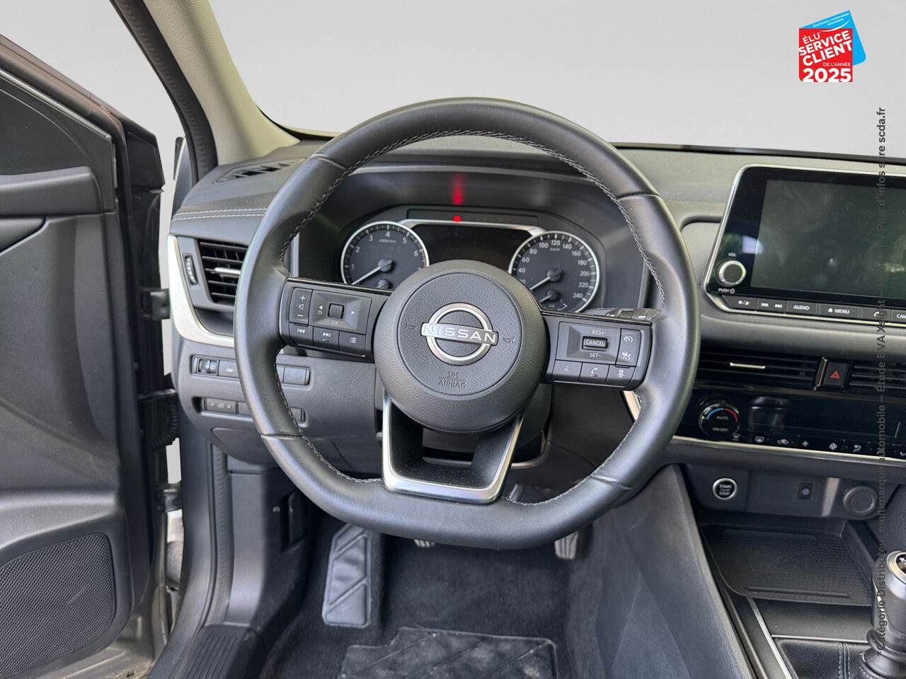 Véhicule d'occasion NISSAN QASHQAI 1.3 MILD HYBRID 140CH BUSINESS EDITION CAMERA chez Renault Colmar