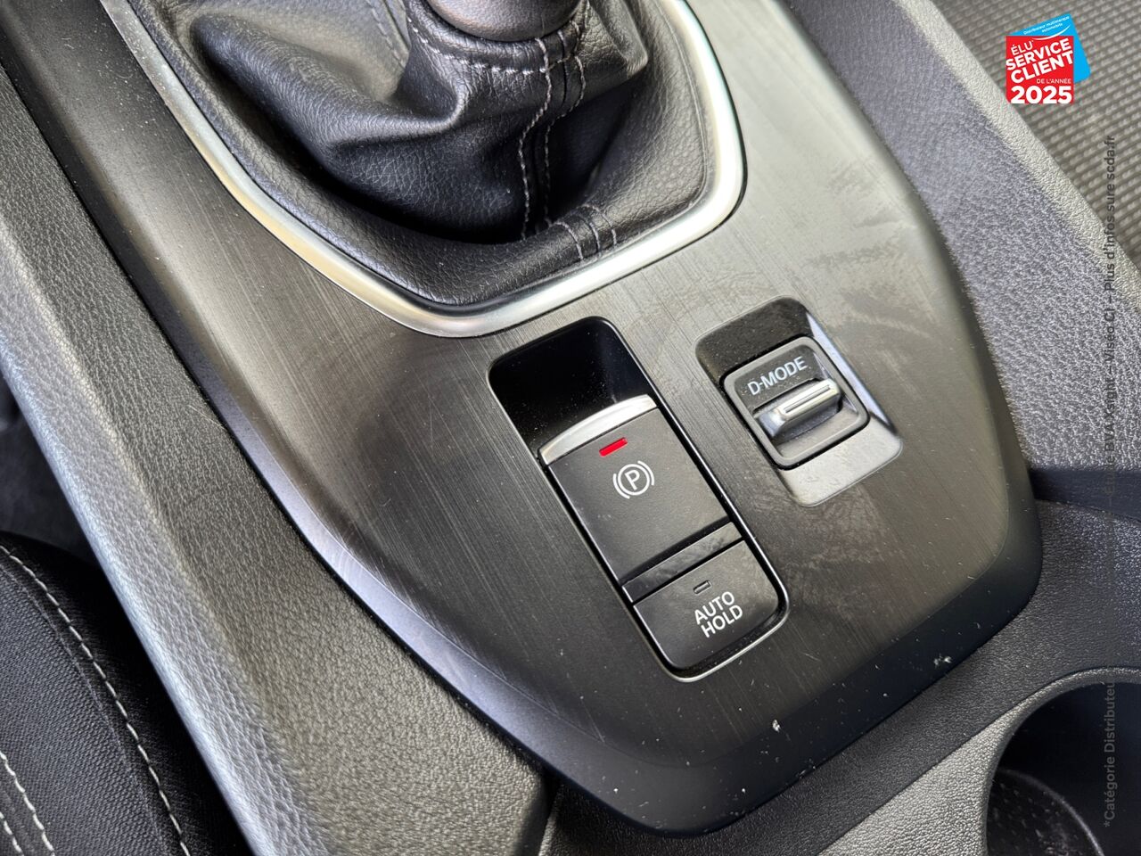 Véhicule d'occasion NISSAN QASHQAI 1.3 MILD HYBRID 140CH BUSINESS EDITION CAMERA chez Renault Colmar