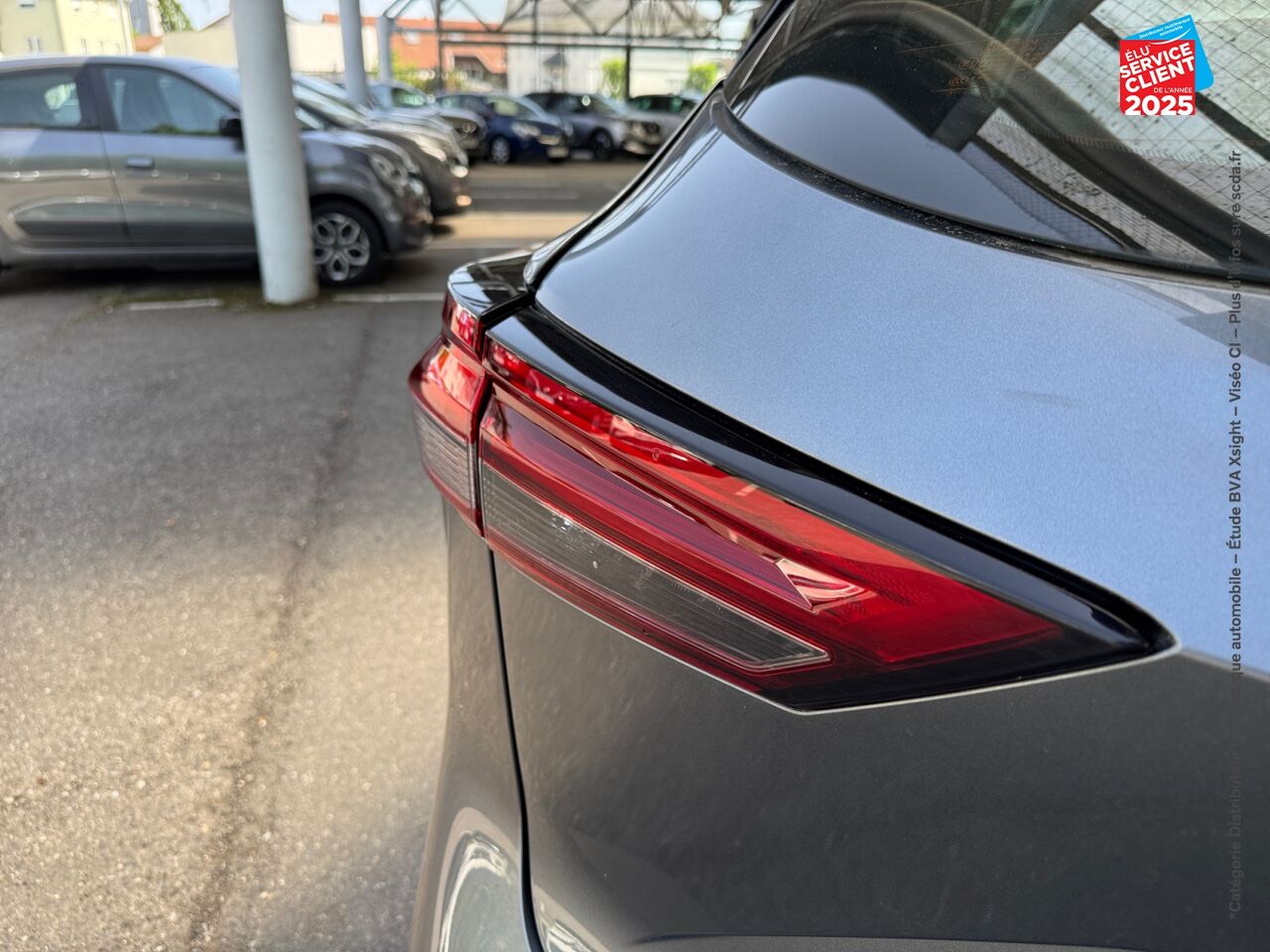 Véhicule d'occasion NISSAN QASHQAI 1.3 MILD HYBRID 140CH BUSINESS EDITION CAMERA chez Renault Colmar