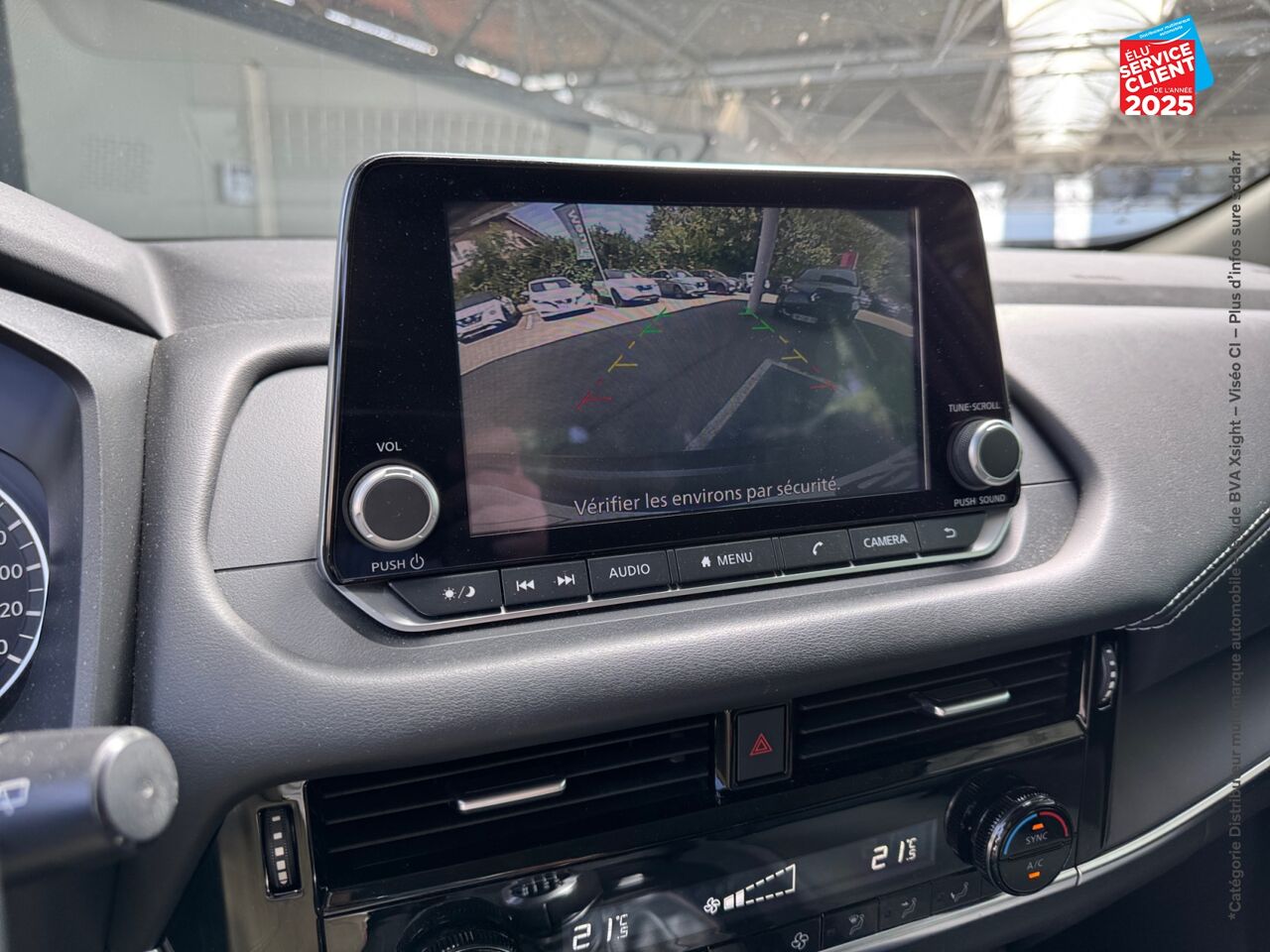 Véhicule d'occasion NISSAN QASHQAI 1.3 MILD HYBRID 140CH BUSINESS EDITION CAMERA chez Renault Colmar