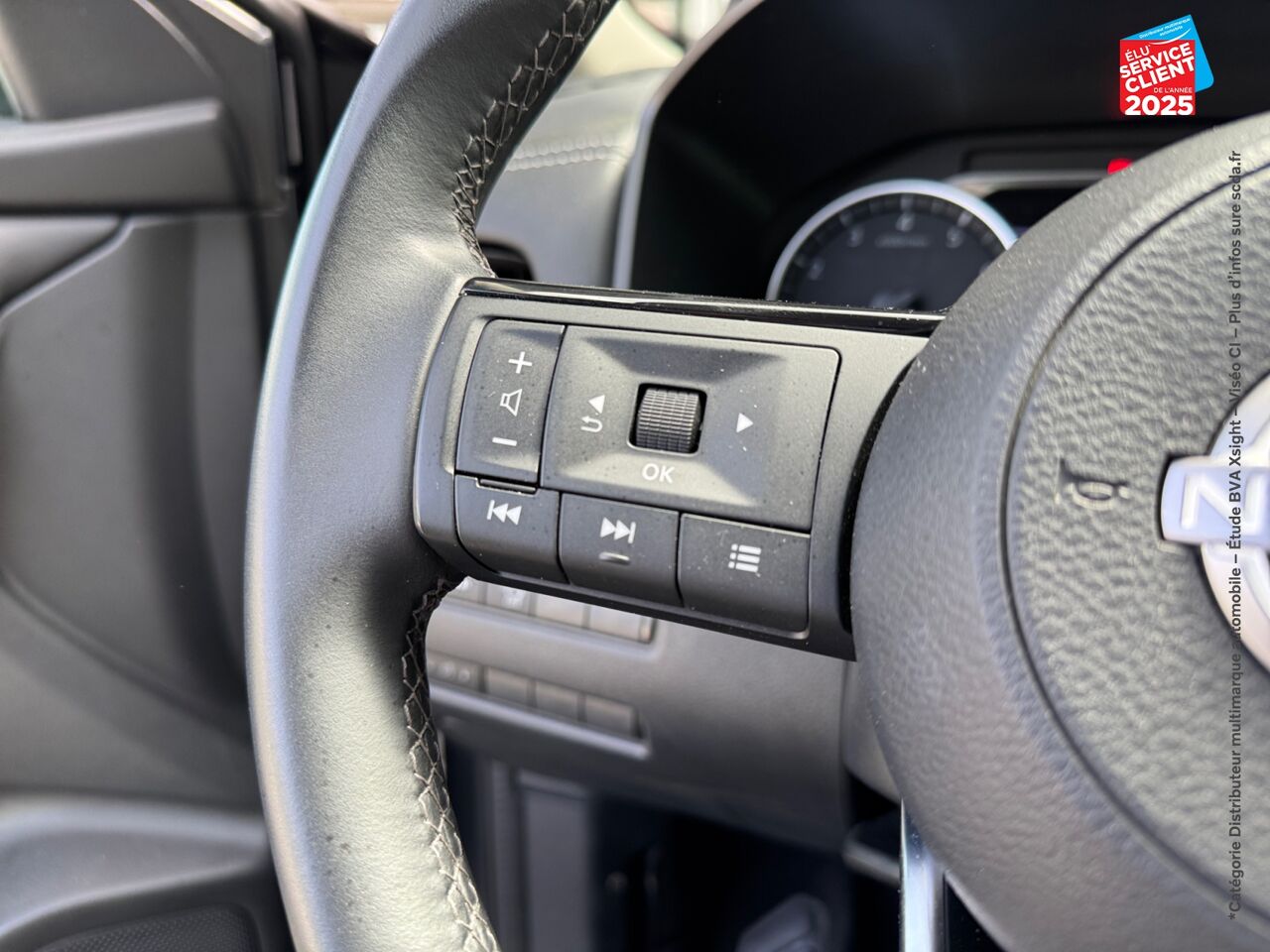 Véhicule d'occasion NISSAN QASHQAI 1.3 MILD HYBRID 140CH BUSINESS EDITION CAMERA chez Renault Colmar