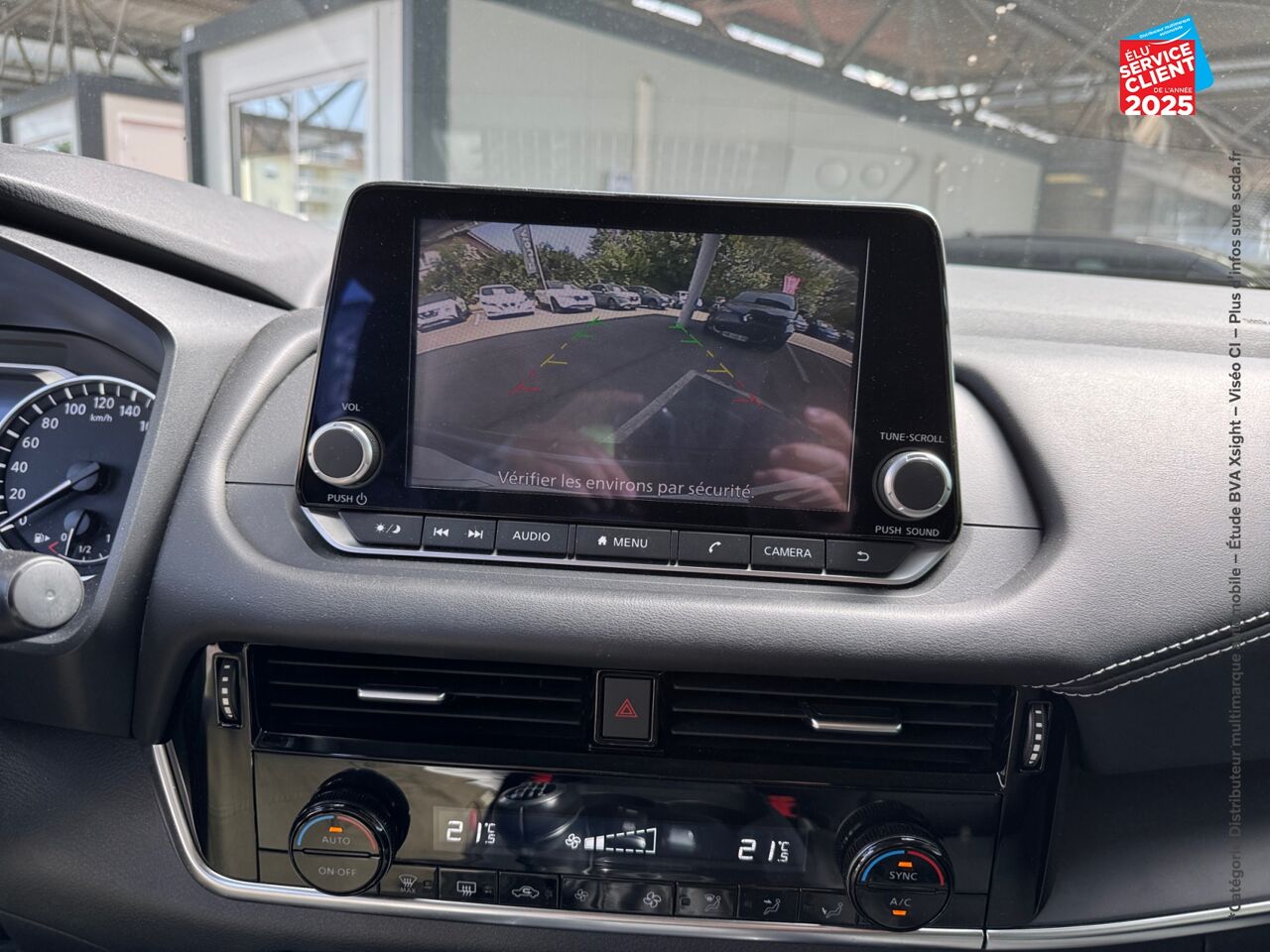 Véhicule d'occasion NISSAN QASHQAI 1.3 MILD HYBRID 140CH BUSINESS EDITION CAMERA chez Nissan Juke occasion