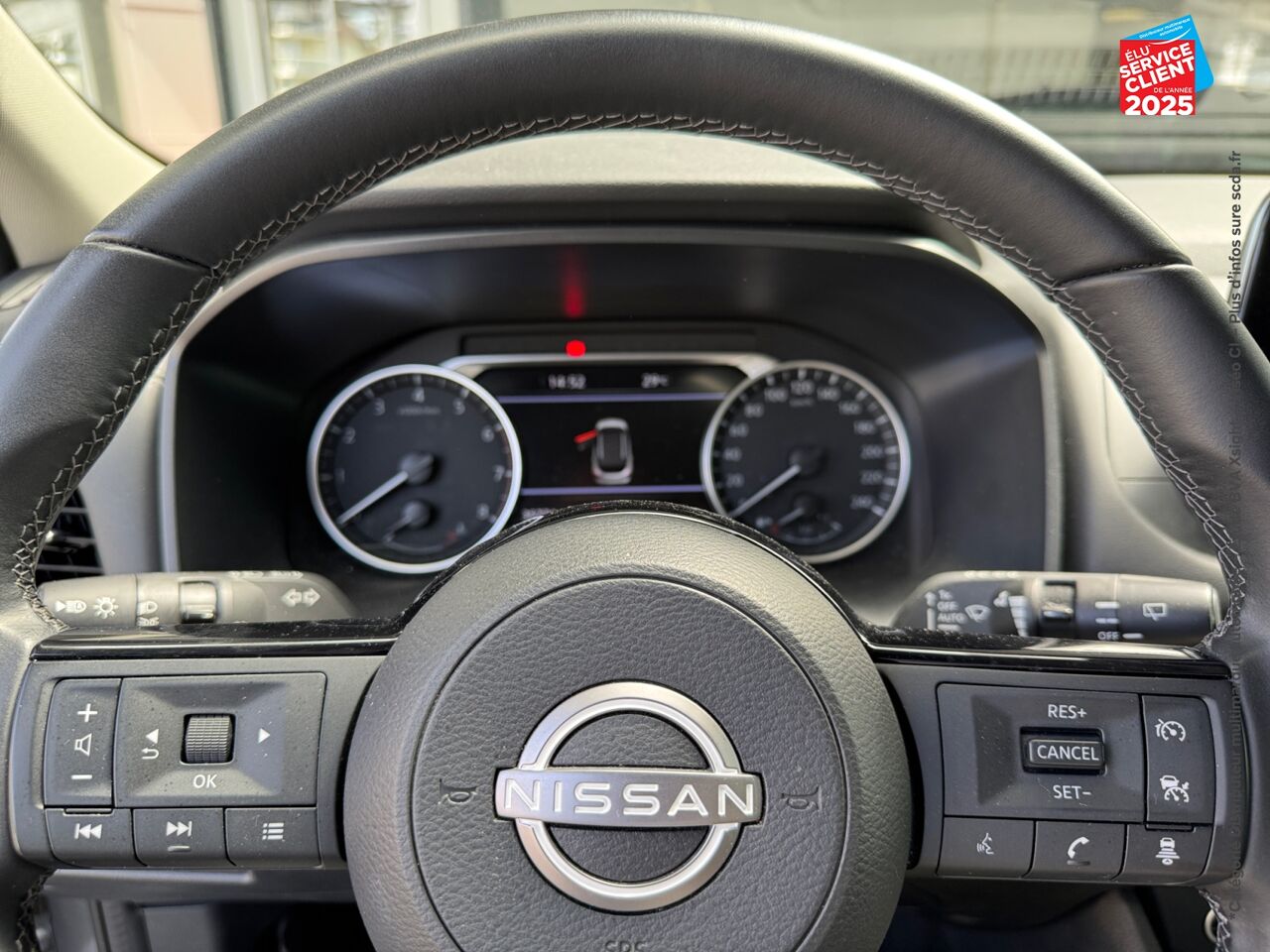Véhicule d'occasion NISSAN QASHQAI 1.3 MILD HYBRID 140CH BUSINESS EDITION CAMERA chez Nissan Juke occasion