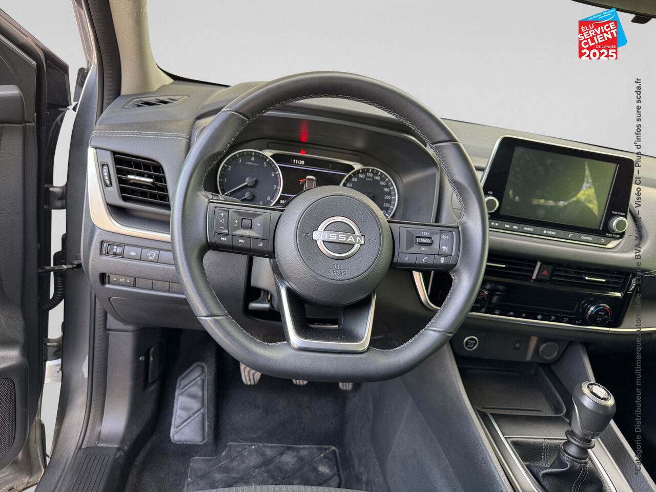 Véhicule d'occasion NISSAN QASHQAI 1.3 MILD HYBRID 140CH BUSINESS EDITION CAMERA chez Toyota Bar le Duc