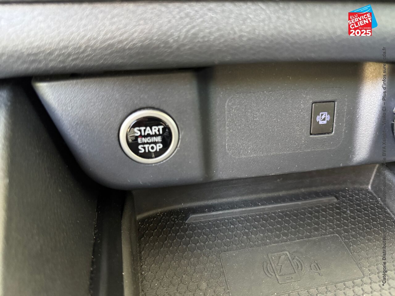 Véhicule d'occasion NISSAN QASHQAI 1.3 MILD HYBRID 140CH BUSINESS EDITION CAMERA chez Toyota Bar le Duc