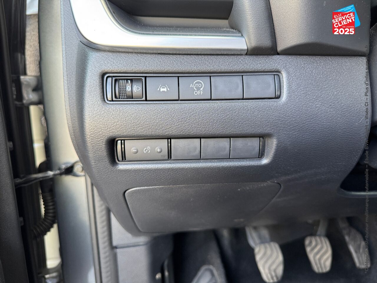 Véhicule d'occasion NISSAN QASHQAI 1.3 MILD HYBRID 140CH BUSINESS EDITION CAMERA chez Toyota Bar le Duc