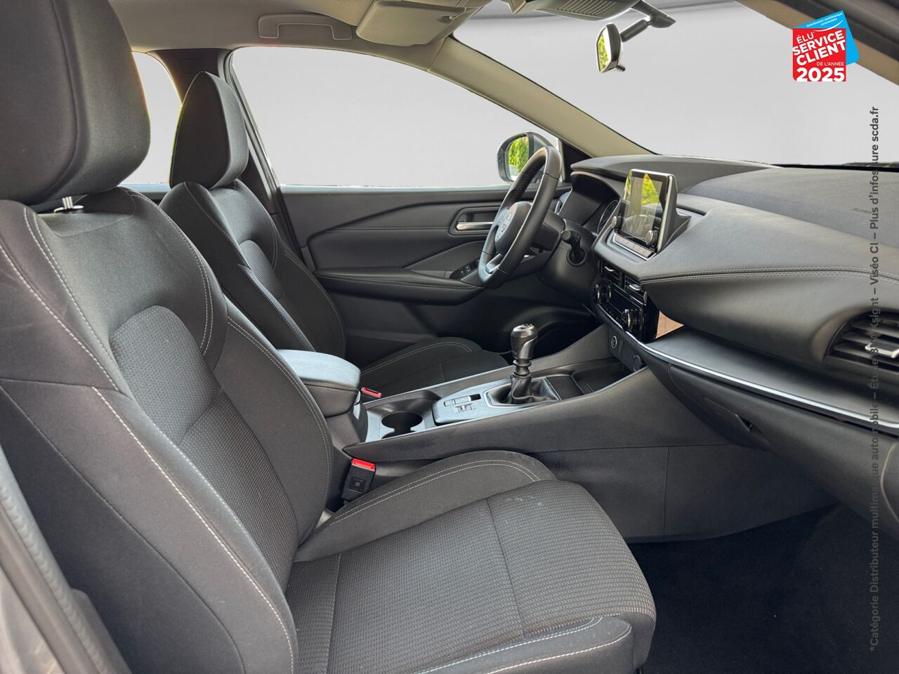 Véhicule d'occasion NISSAN QASHQAI 1.3 MILD HYBRID 140CH BUSINESS EDITION CAMERA chez Toyota Bar le Duc