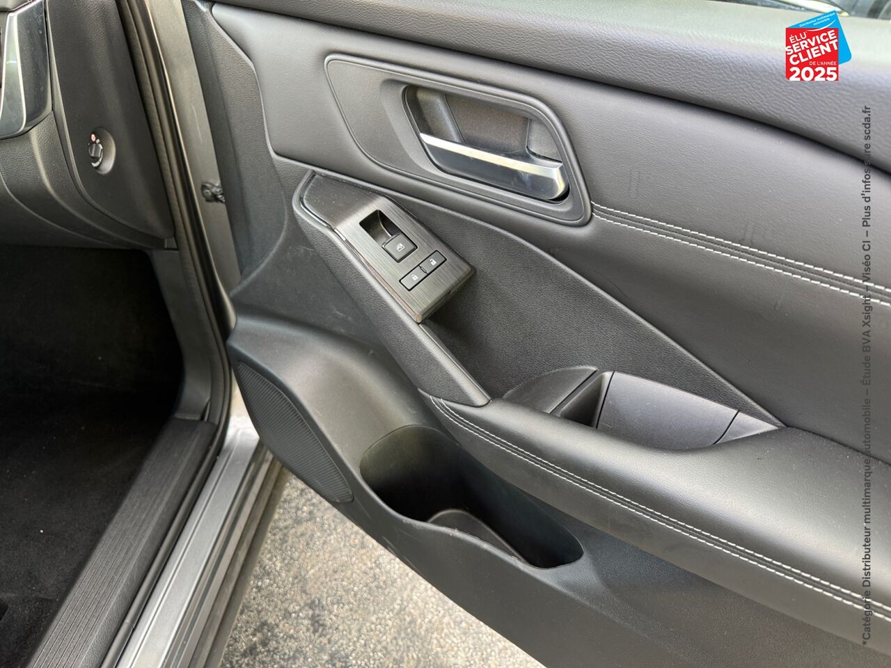 Véhicule d'occasion NISSAN QASHQAI 1.3 MILD HYBRID 140CH BUSINESS EDITION CAMERA chez Toyota Bar le Duc