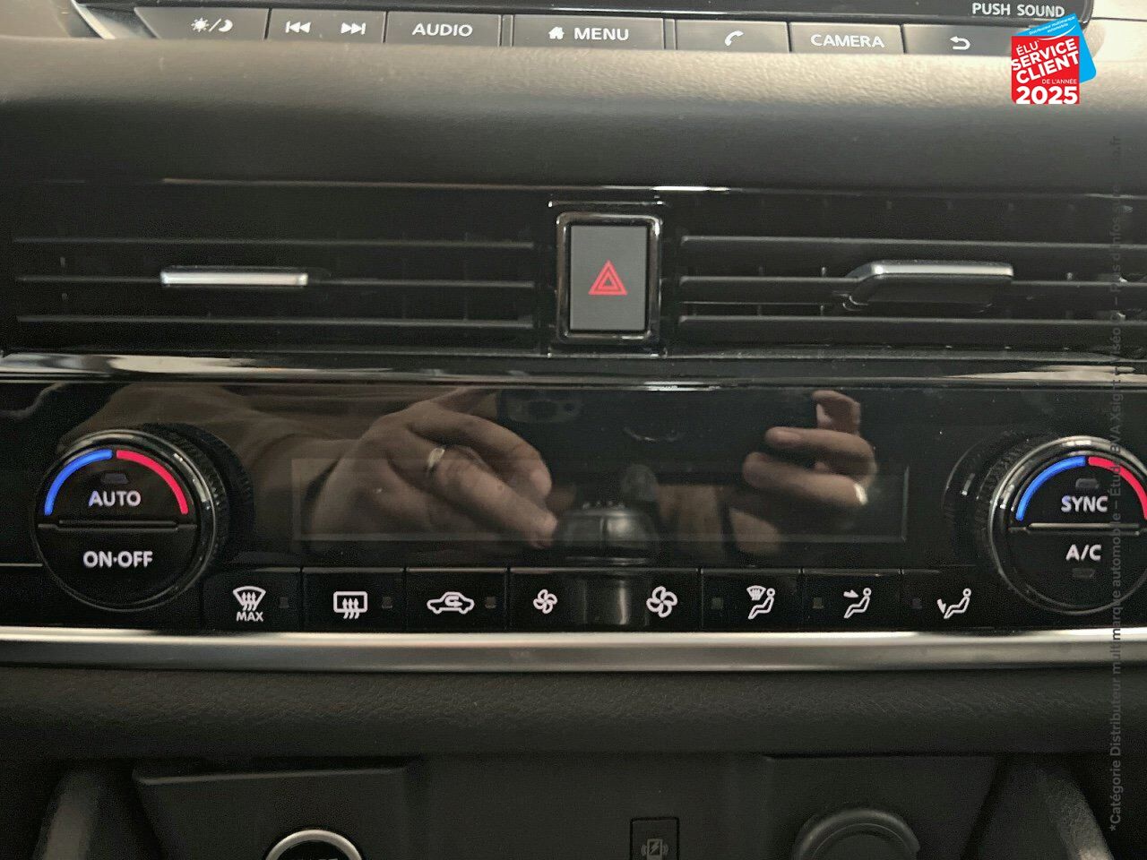 Véhicule d'occasion NISSAN QASHQAI 1.3 MILD HYBRID 140CH BUSINESS EDITION CAMERA chez Fiat Dijon