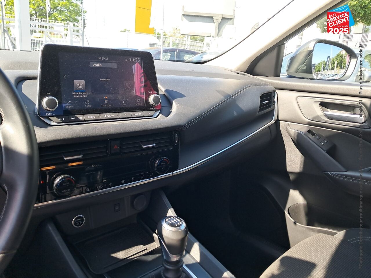 Véhicule d'occasion NISSAN QASHQAI 1.3 MILD HYBRID 140CH BUSINESS EDITION 2022 chez Hyundai Chalons