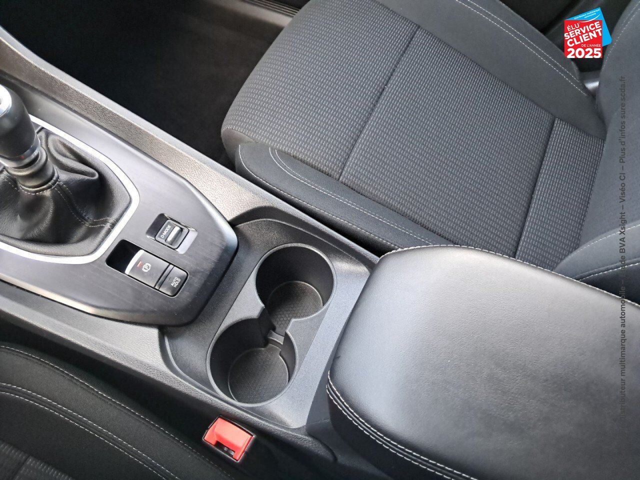 Véhicule d'occasion NISSAN QASHQAI 1.3 MILD HYBRID 140CH BUSINESS EDITION 2022 CAMERA chez Toyota Thionville