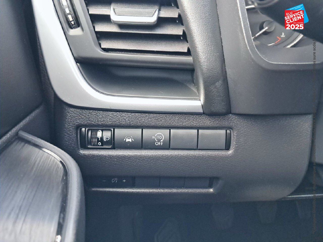 Véhicule d'occasion NISSAN QASHQAI 1.3 MILD HYBRID 140CH BUSINESS EDITION 2022 CAMERA chez Toyota Thionville