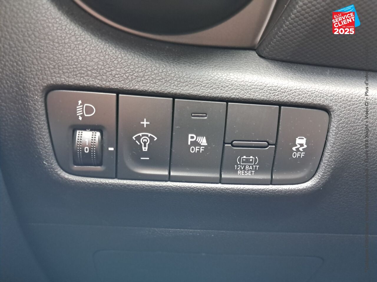 Véhicule d'occasion HYUNDAI KONA 1.6 GDI 141 CH HYBRID INTUITIVE DCT-6 CAMERA chez Opel Thionville