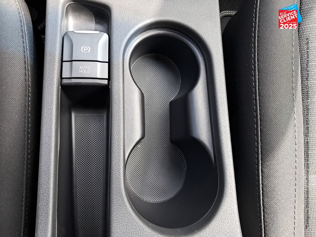 Véhicule d'occasion HYUNDAI KONA 1.6 GDI 141 CH HYBRID INTUITIVE DCT-6 CAMERA chez Opel Thionville