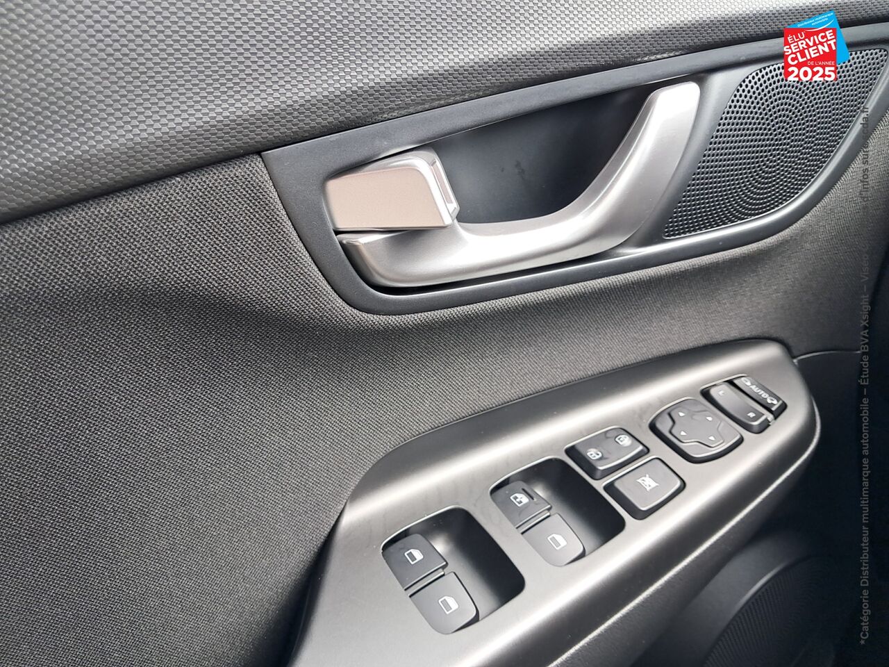 Véhicule d'occasion HYUNDAI KONA 1.6 GDI 141 CH HYBRID INTUITIVE DCT-6 CAMERA chez Opel Thionville