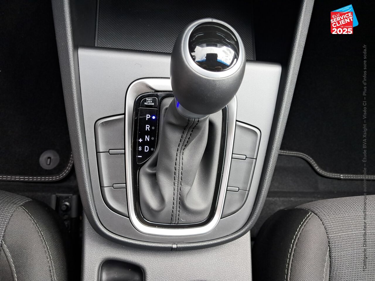 Véhicule d'occasion HYUNDAI KONA 1.6 GDI 141 CH HYBRID INTUITIVE DCT-6 CAMERA chez Opel Thionville