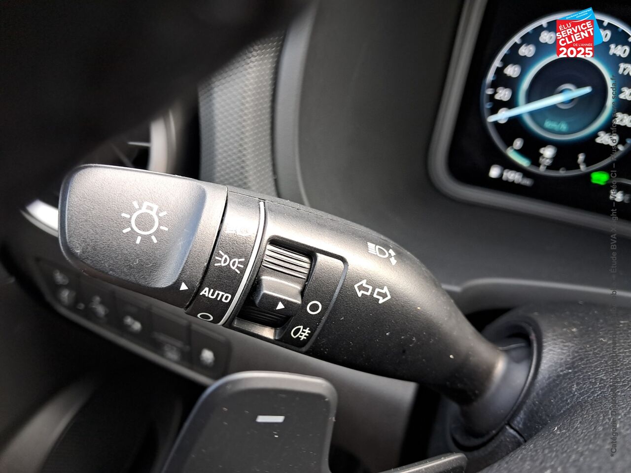 Véhicule d'occasion HYUNDAI KONA 1.6 GDI 141 CH HYBRID INTUITIVE DCT-6 CAMERA chez Opel Thionville