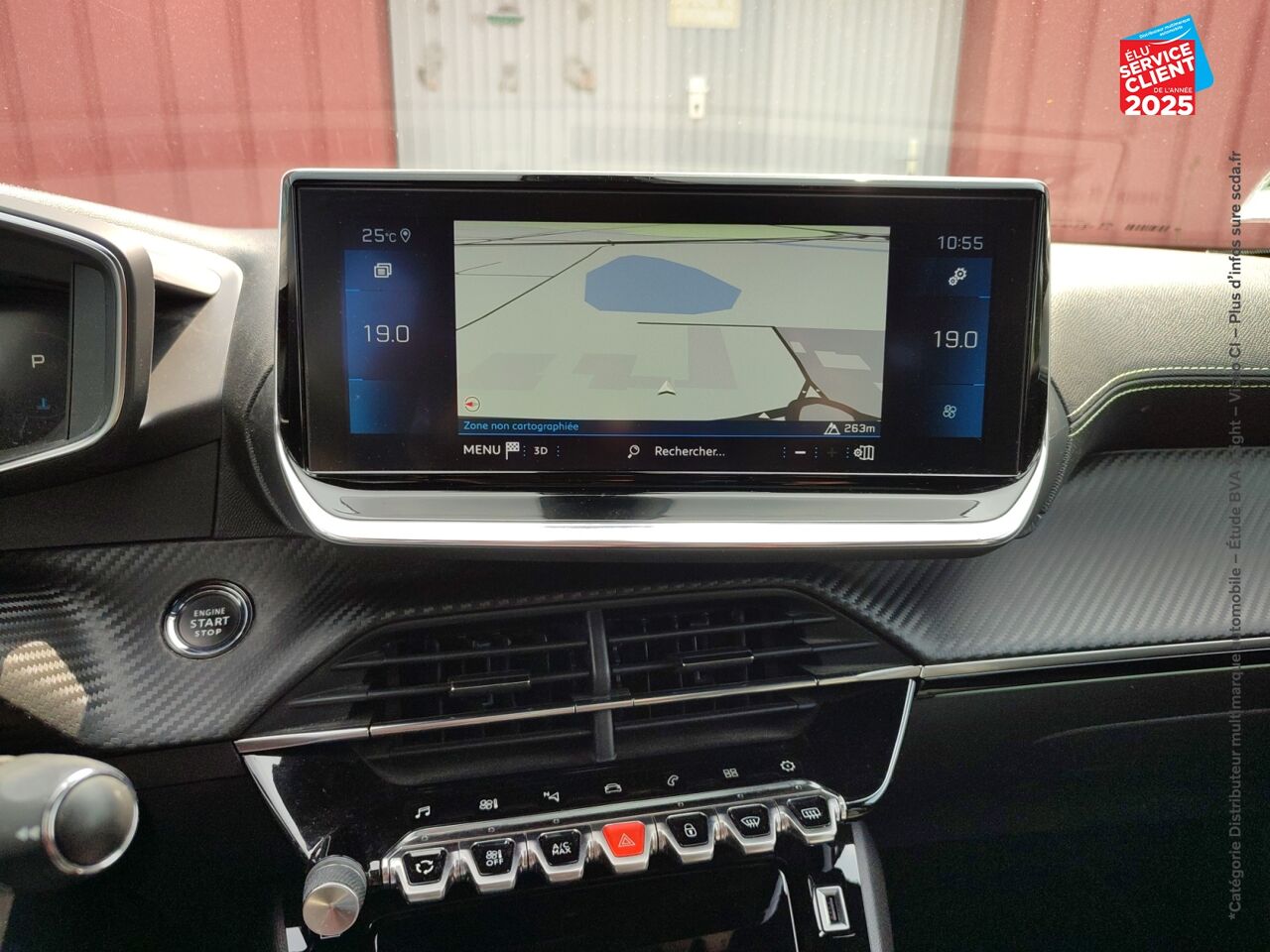 Véhicule d'occasion PEUGEOT 2008 1.5 BLUEHDI 130CH S/S GT LINE EAT8 7CV TOUVRANT GPS CAMERA CARPLAY chez Toyota Thionville