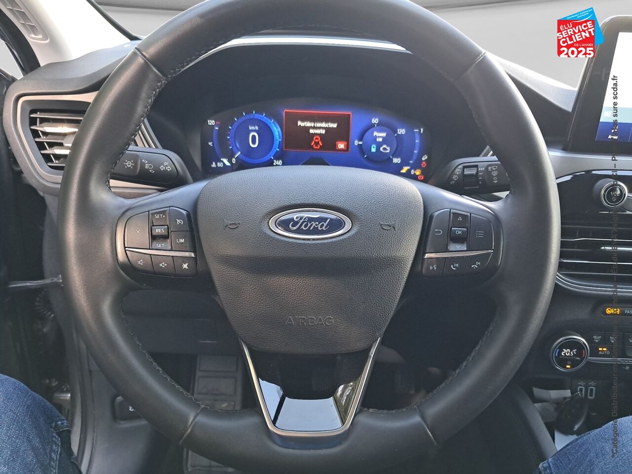 Véhicule d'occasion FORD KUGA 2.5 DURATEC 190CH FHEV E85 TITANIUM BVA chez Renault Saint-Louis
