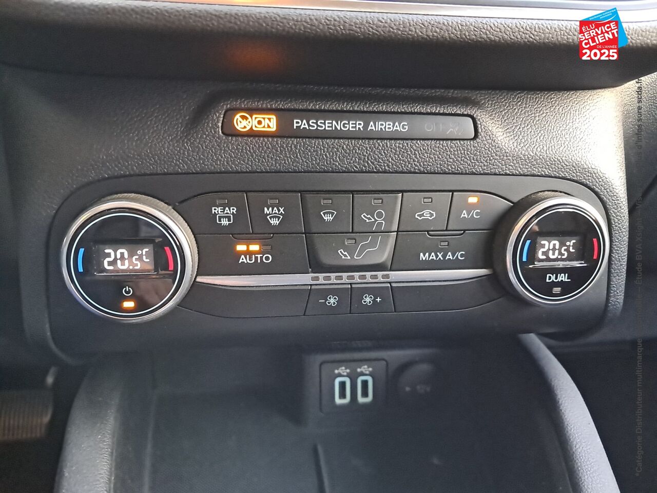 Véhicule d'occasion FORD KUGA 2.5 DURATEC 190CH FHEV E85 TITANIUM BVA chez Renault Saint-Louis
