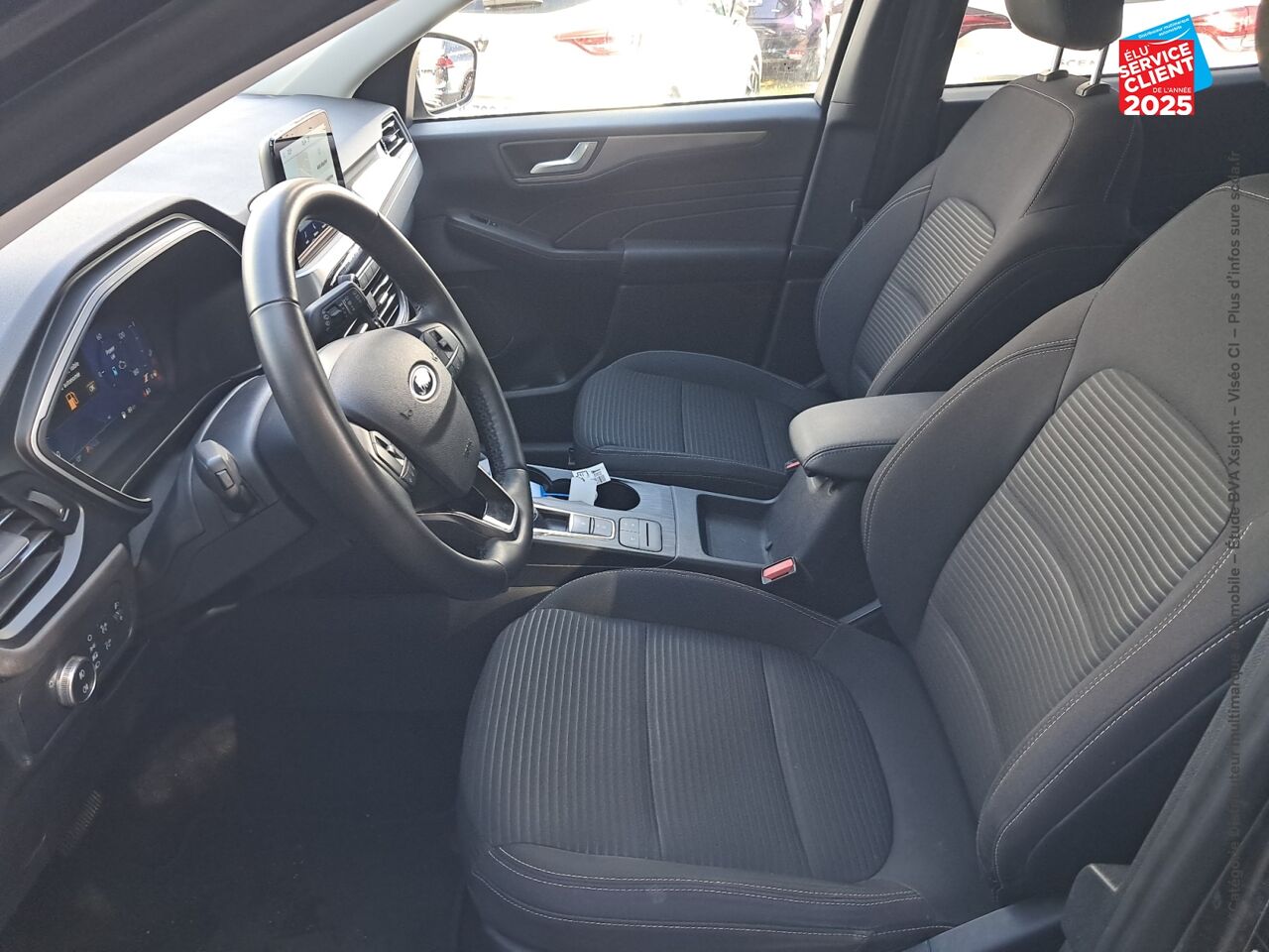 Véhicule d'occasion FORD KUGA 2.5 DURATEC 190CH FHEV E85 TITANIUM BVA chez Renault Saint-Louis