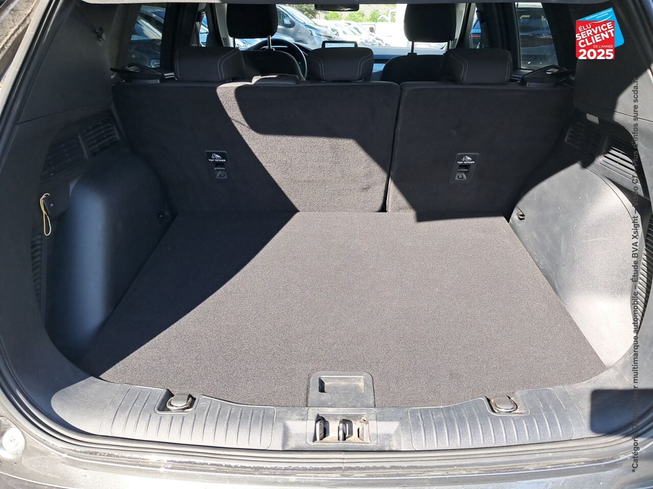 Véhicule d'occasion FORD KUGA 2.5 DURATEC 190CH FHEV E85 TITANIUM BVA chez Renault Saint-Louis