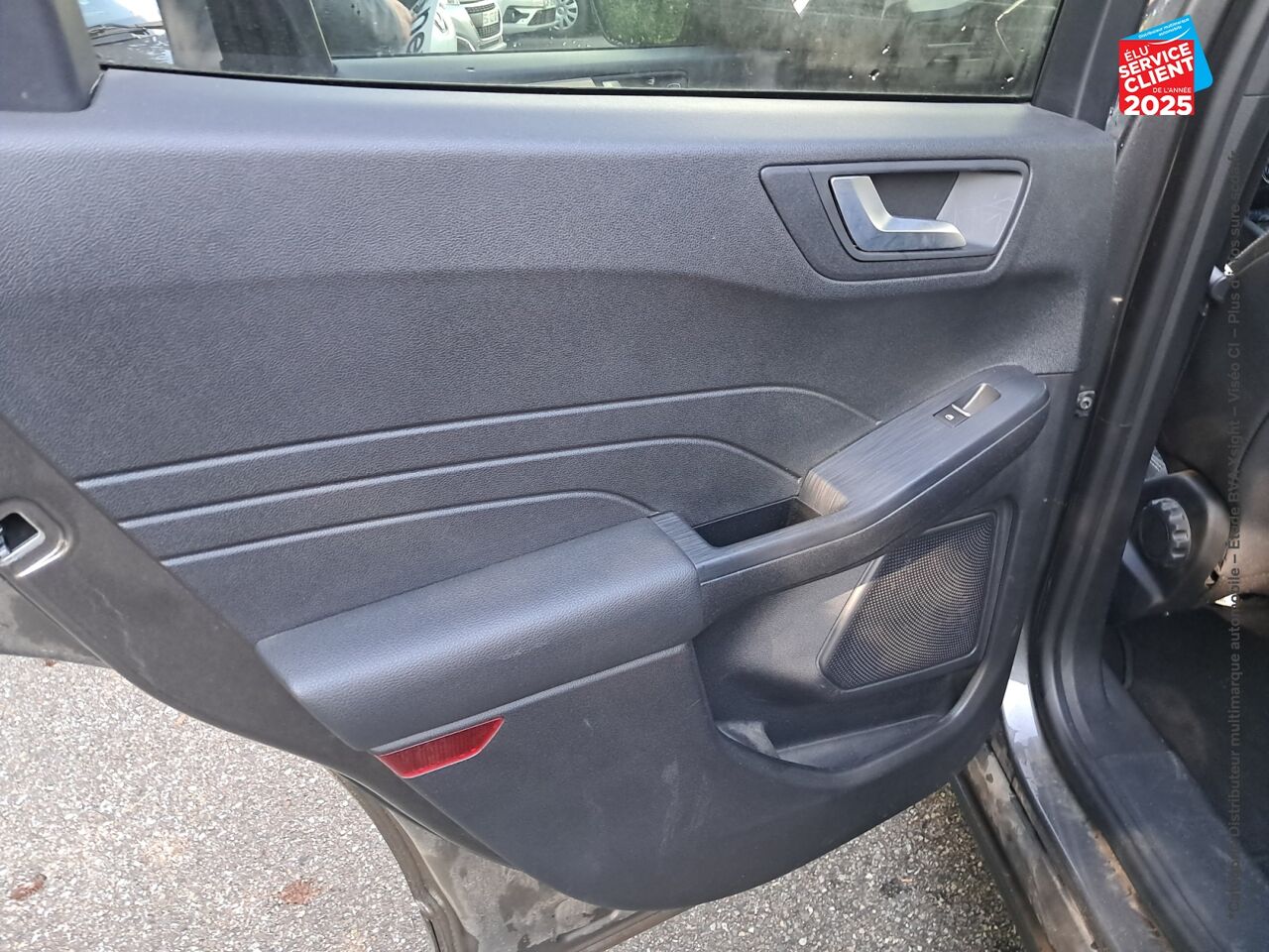 Véhicule d'occasion FORD KUGA 2.5 DURATEC 190CH FHEV E85 TITANIUM BVA chez Renault Saint-Louis