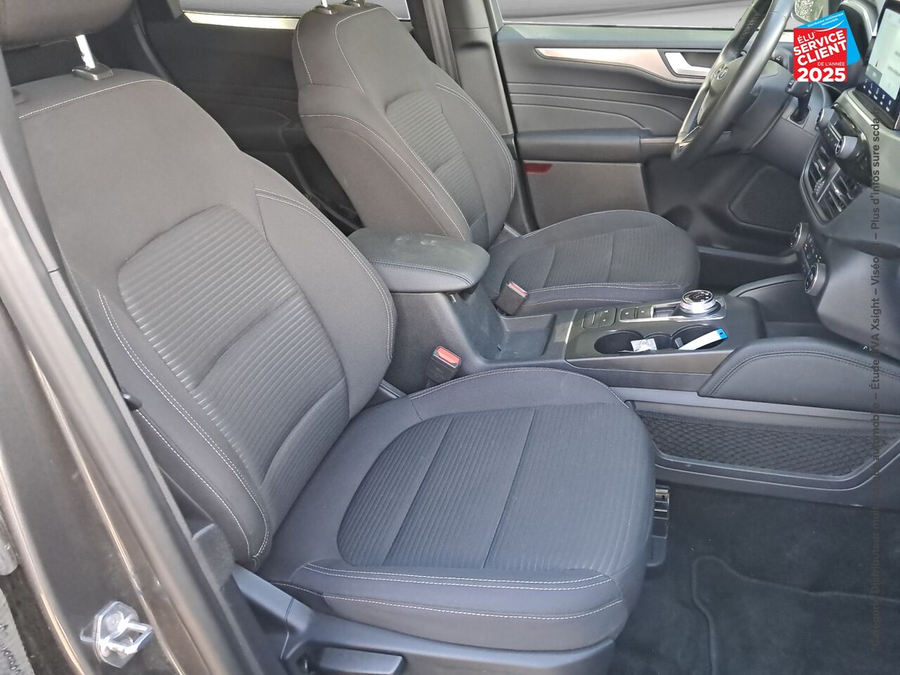 Véhicule d'occasion FORD KUGA 2.5 DURATEC 190CH FHEV E85 TITANIUM BVA chez Renault Saint-Louis