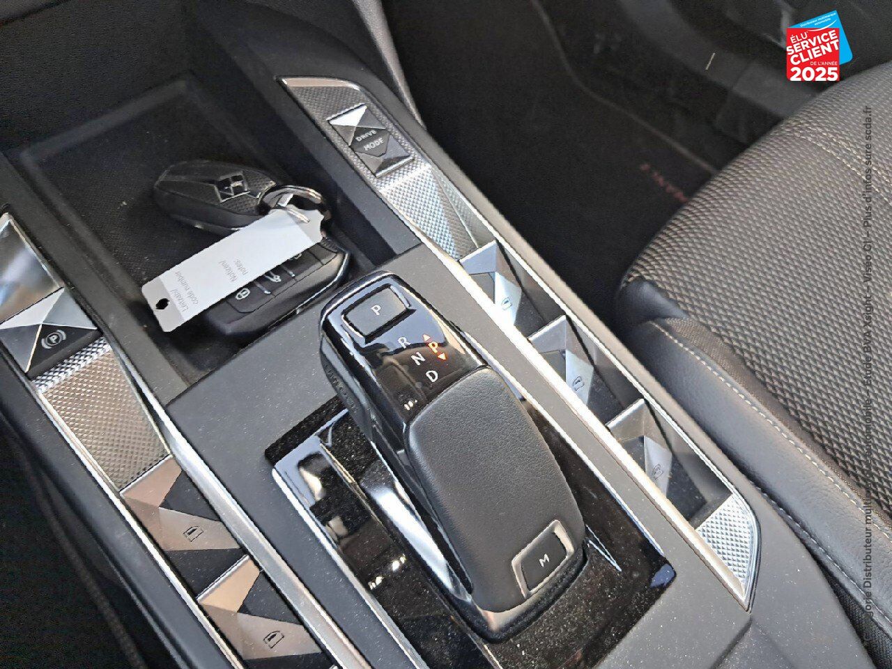 Véhicule d'occasion DS DS 3 CROSSBACK PURETECH 130CH SO CHIC AUTOMATIQUE CAMERA chez MINI Besançon