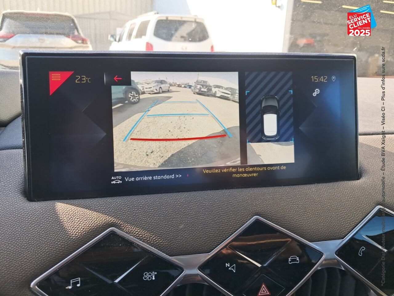 Véhicule d'occasion DS DS 3 CROSSBACK PURETECH 130CH SO CHIC AUTOMATIQUE CAMERA chez MINI Besançon