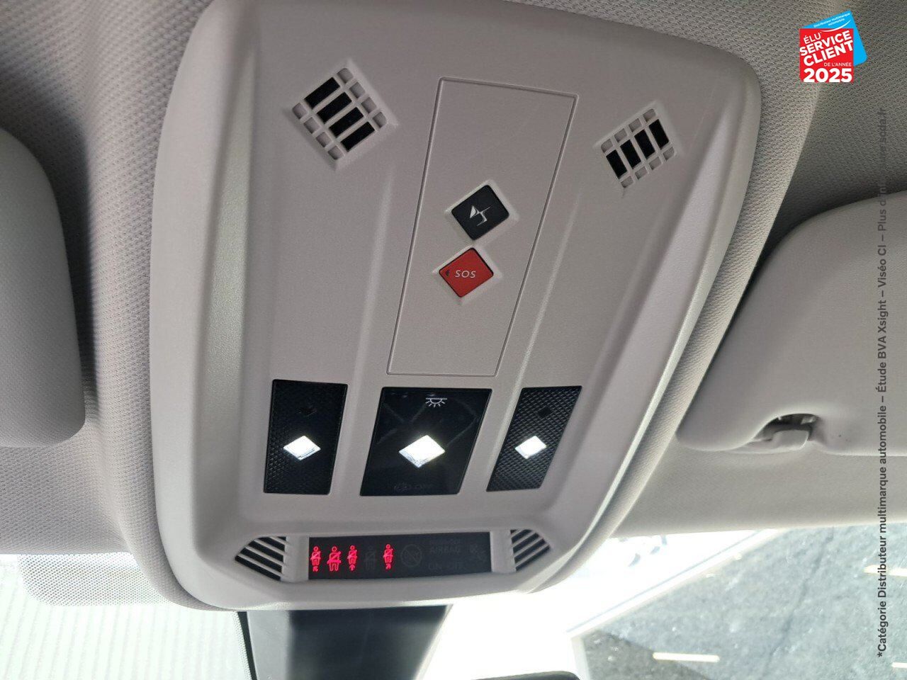 Véhicule d'occasion DS DS 3 CROSSBACK PURETECH 130CH SO CHIC AUTOMATIQUE CAMERA chez MINI Besançon