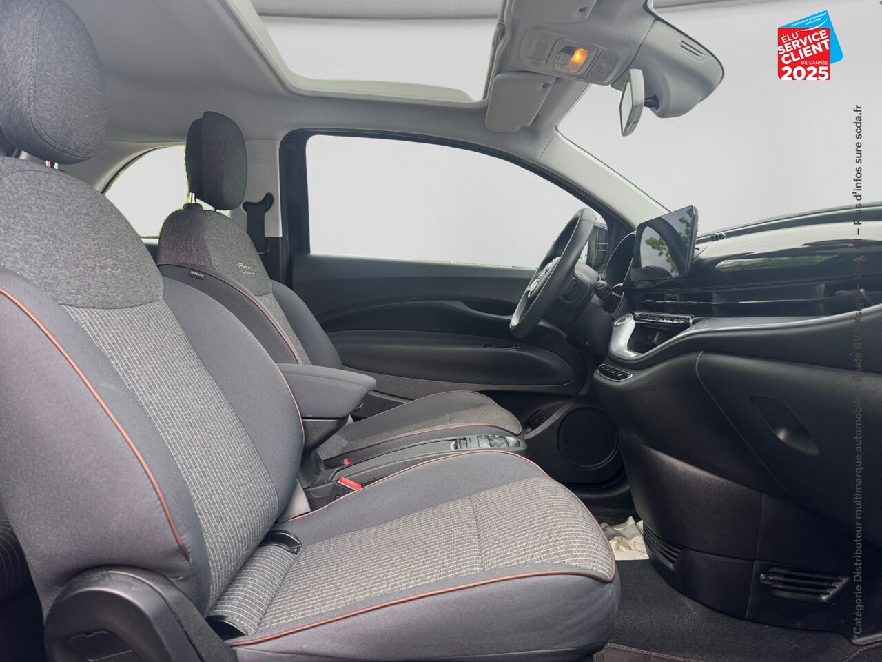 Véhicule d'occasion FIAT 500 E 118CH ICONE TPANO chez Fiat Dijon