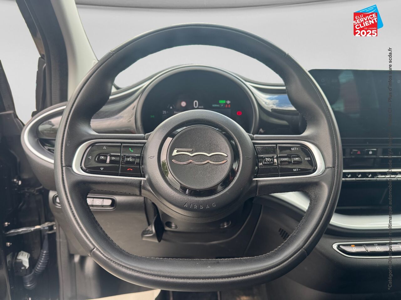 Véhicule d'occasion FIAT 500 E 118CH ICONE TPANO chez Fiat Dijon