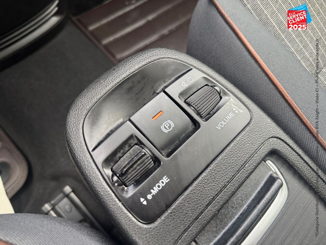Véhicule d'occasion FIAT 500 E 118CH ICONE TPANO chez Fiat Dijon